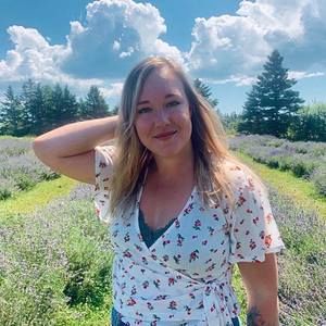 Meet your Posher, Monica